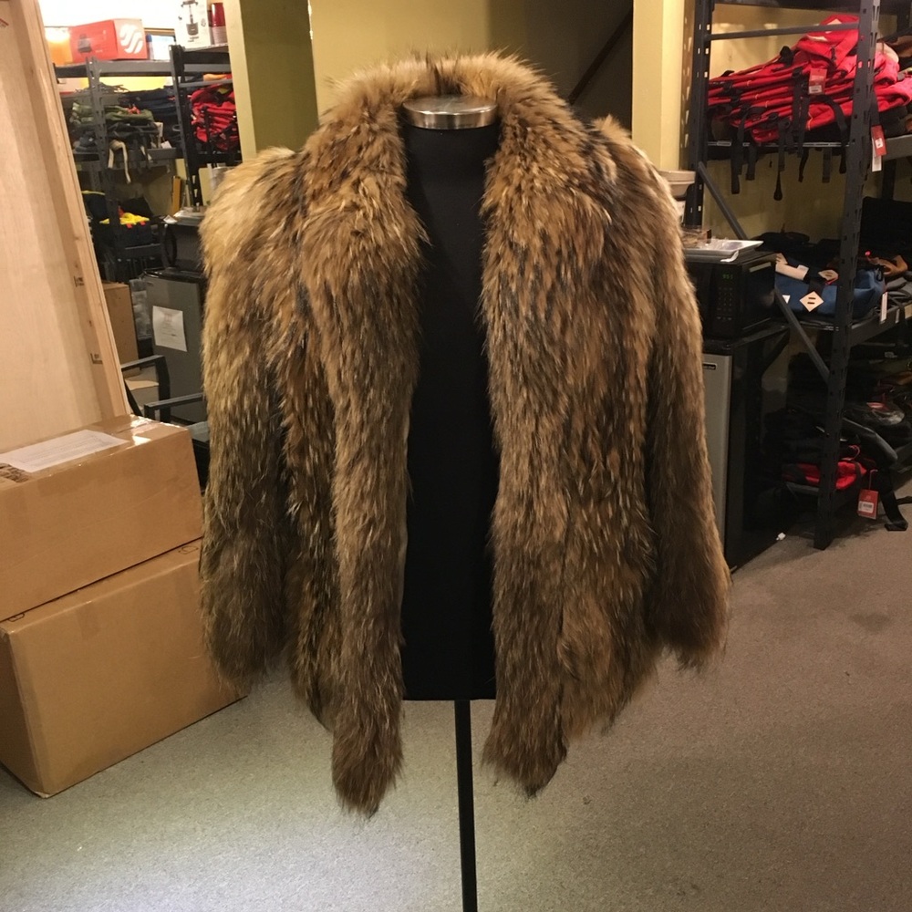 Parisian Brand Vintage Raccoon?  Fur Coat - Picture 12 of 13
